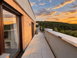 Terrasse Büro (KI optimiert)
