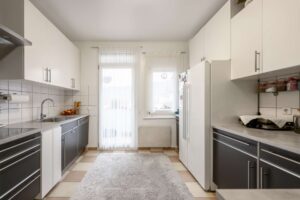 Küche mit Balkon