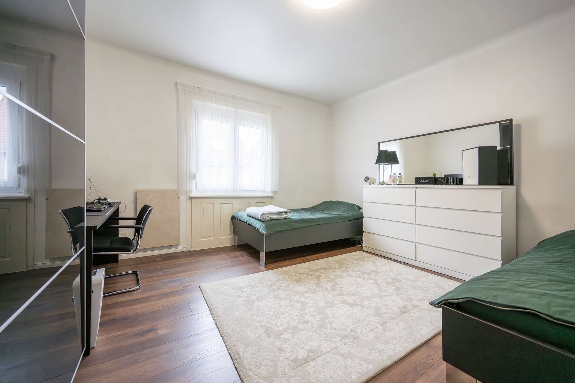 Schlafzimmer 1