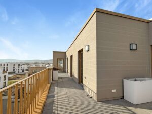Terrasse Büro bei Sonnenschein