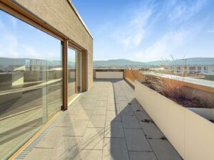 Terrasse bei Sonnenschein