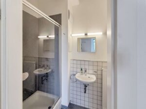 Gästebad mit Dusche