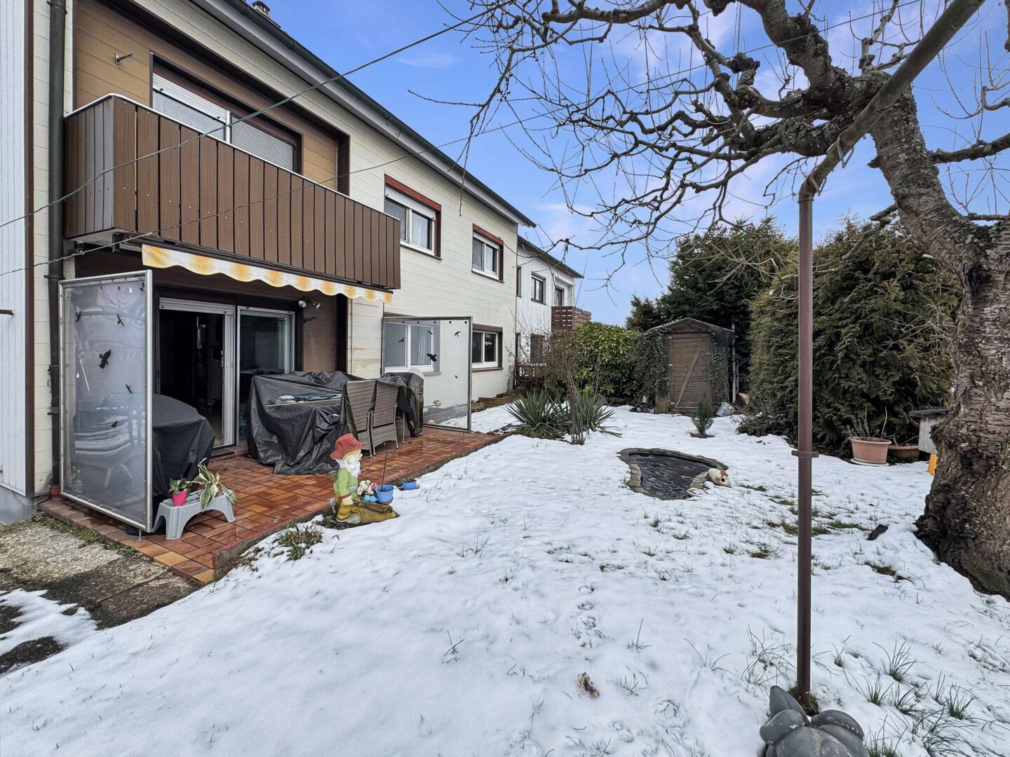 Terrasse mit direktem Zugang zum Garten