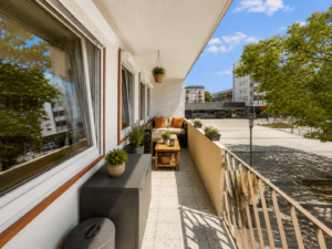 Balkon  (mit KI optimiert)